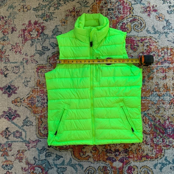 Abercrombie and Fitch puffer vest - Picture 8 of 8